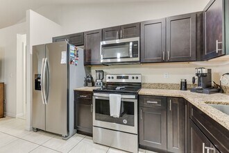 2811 25th St SW in Lehigh Acres, FL - Building Photo - Building Photo