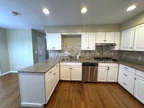 5338 Roberts Dr in Dunwoody, GA - Building Photo - Building Photo