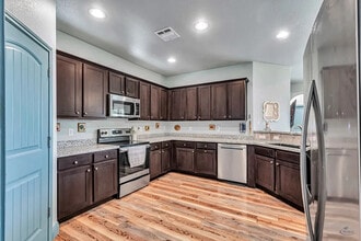 6008 Ridge View St in Midland, TX - Building Photo - Building Photo