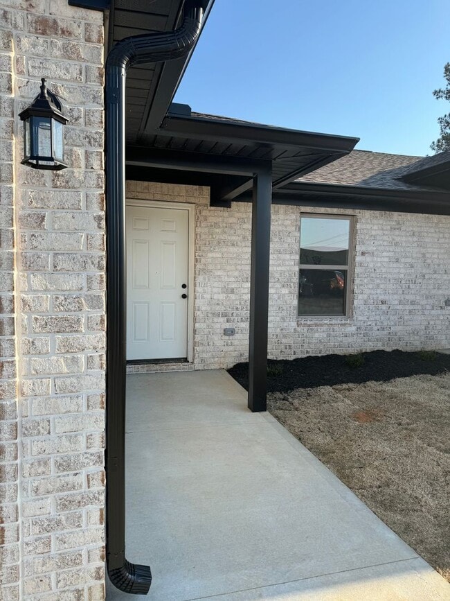 property at 100 E Crestview Dr