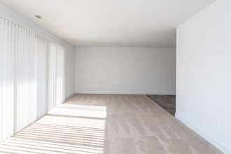 Rolling Park Apartments in Windsor Mill, MD - Building Photo - Interior Photo