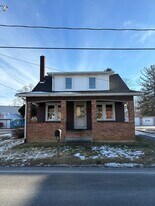 19 Hellers Church Rd in Leola, PA - Building Photo