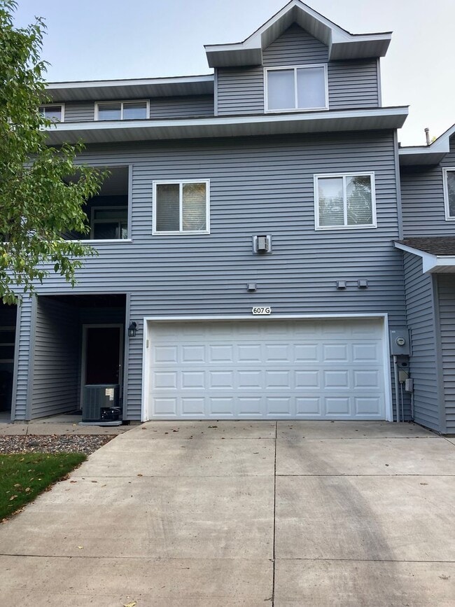 property at 577 Woodduck Dr