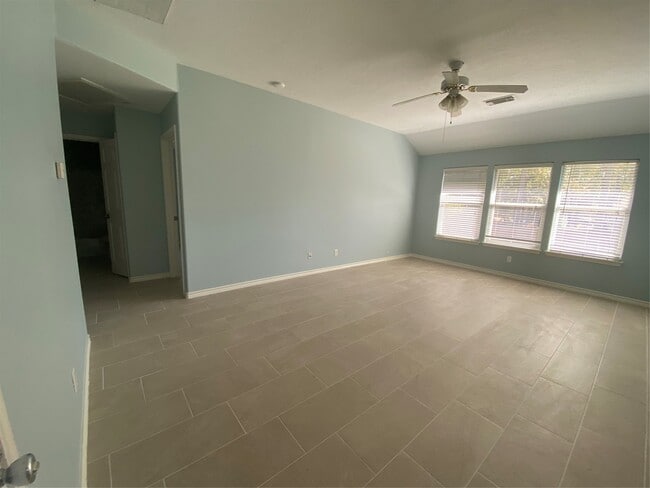 10662 Royal York Dr in Conroe, TX - Building Photo - Building Photo