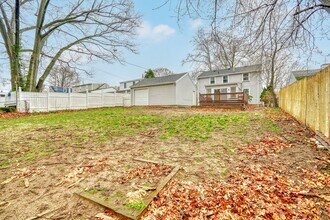 170 Hilltop Rd in Rochester, NY - Building Photo - Building Photo