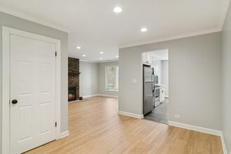 184 Grove Ave in Des Plaines, IL - Building Photo - Building Photo