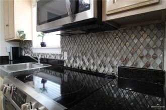 15 E Swordfish St in South Padre Island, TX - Building Photo - Building Photo