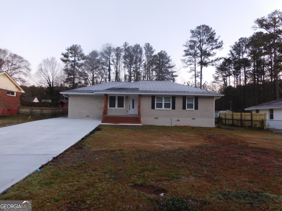 1232 Wisteria Dr SW in Mableton, GA - Building Photo