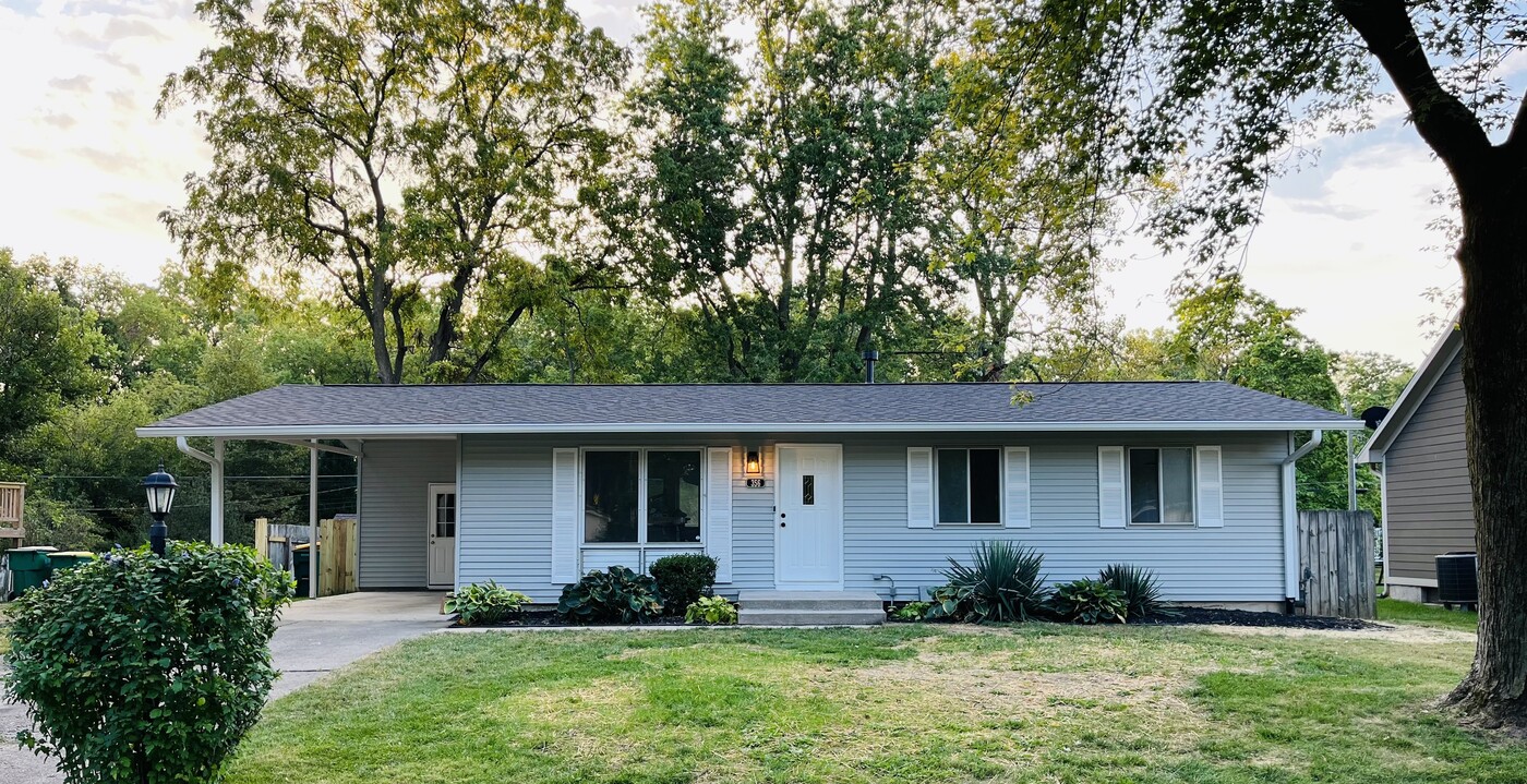 356 Westlea Dr in Westfield, IN - Building Photo