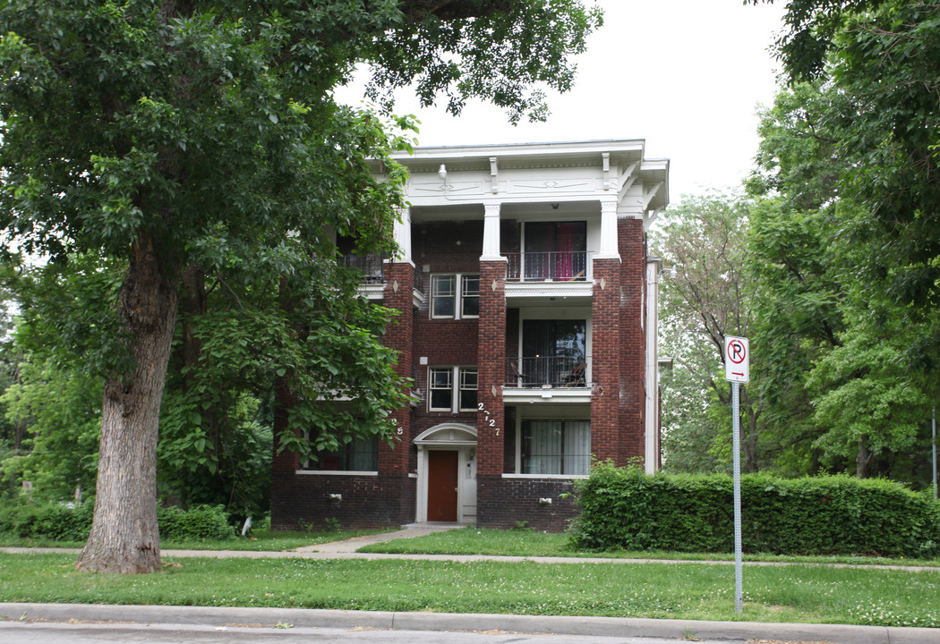 2725-2727 Benton Blvd in Kansas City, MO - Foto de edificio