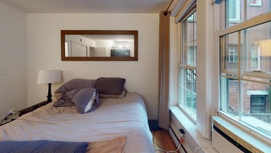 64 W Cedar St in Boston, MA - Building Photo - Building Photo