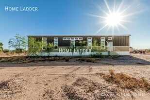 32567 W Santa Cruz Ave in Maricopa, AZ - Building Photo