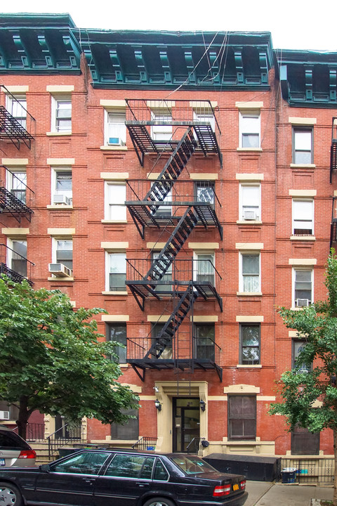 169 E 99th St in New York, NY - Foto de edificio