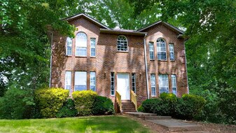 3154 Snapfinger Ln in Decatur, GA - Building Photo