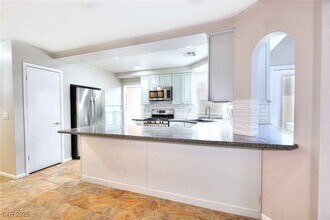 1411 Bareback Ct in Henderson, NV - Building Photo - Building Photo