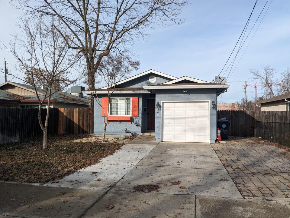 4423 6th Ave in Sacramento, CA - Building Photo