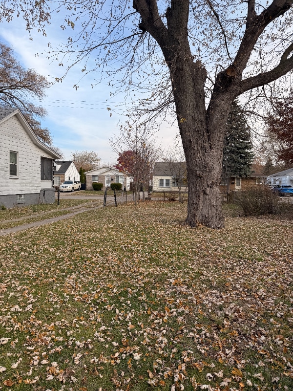 24591 Valley Ave in Eastpointe, MI - Building Photo - Building Photo