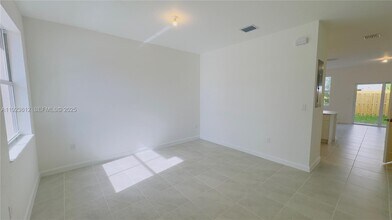 2621 SE 27th Dr in Homestead, FL - Building Photo - Building Photo