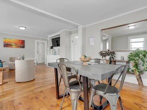 10 W Elm St, Unit A in Sanford, ME - Building Photo - Building Photo