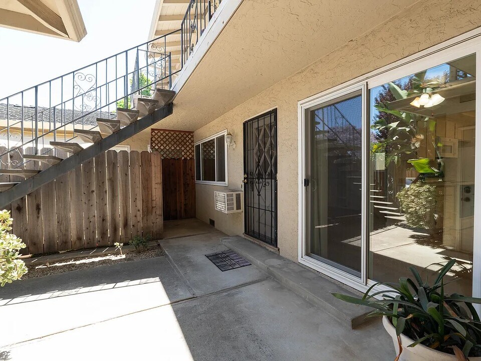 2953 Walgrove Way, Unit 1b1b apt in San Jose, CA - Building Photo