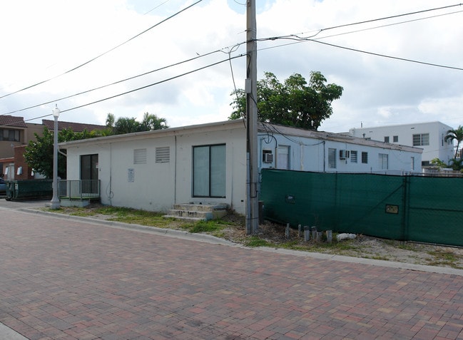 Lambiance Apartments in Hollywood, FL - Building Photo - Building Photo