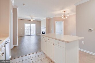 9480 Virginia Center Blvd in Vienna, VA - Foto de edificio - Building Photo