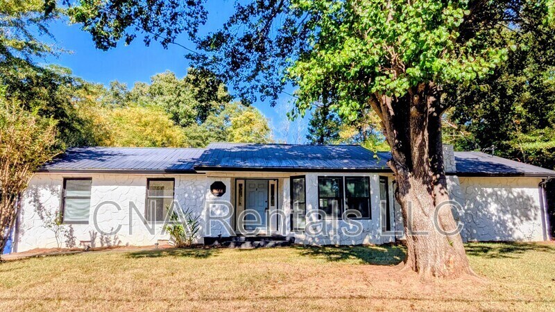 4444 Hide a Way Dr in Austell, GA - Building Photo
