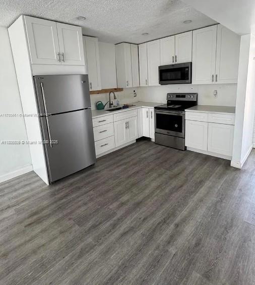6070 W 19th Ave, Unit 201 in Hialeah, FL - Building Photo - Building Photo