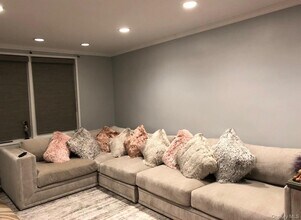 510 Dubois Ave in Valley Stream, NY - Building Photo - Building Photo