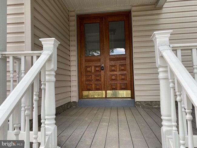 property at 453 W Lancaster Ave