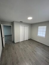2906 Corpus Christi St, Unit 2 in Laredo, TX - Building Photo - Building Photo