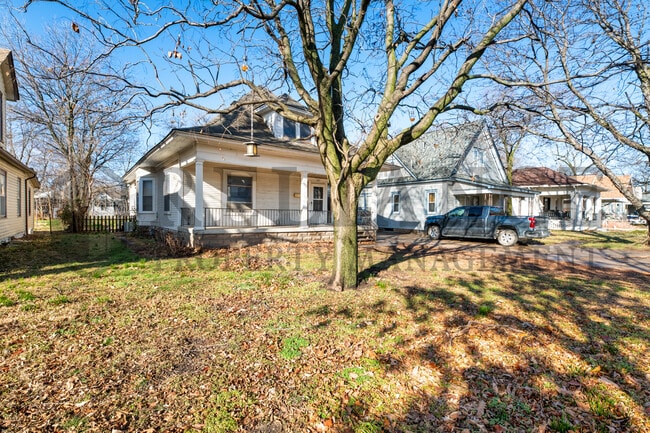 221 S Glenn St in Wichita, KS - Building Photo - Building Photo