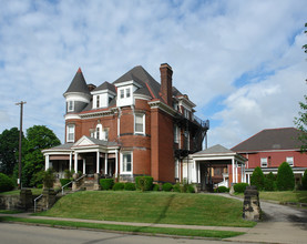 374 S Pacific Ave in Pittsburgh, PA - Building Photo - Building Photo