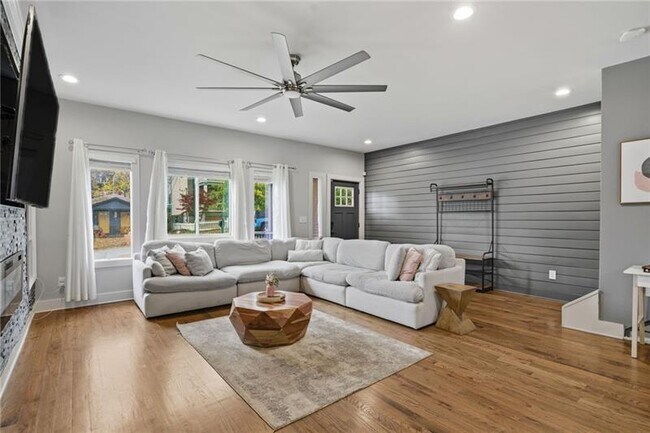 160 Vanira Ave SE in Atlanta, GA - Building Photo - Building Photo