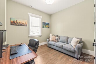 5210 Kelly St in Charlotte, NC - Foto de edificio - Building Photo