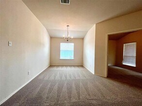 327 Paddington Dr in Kyle, TX - Building Photo - Building Photo