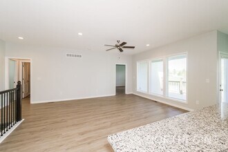21715 North Ridge in Peculiar, MO - Building Photo - Building Photo
