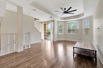 2562 Gardens Pkwy in Palm Beach Gardens, FL - Building Photo - Building Photo