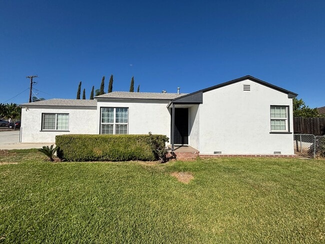 5075 Tyler St in Riverside, CA - Building Photo - Building Photo