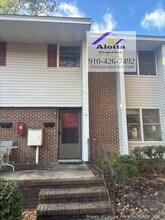 571 Winding Creek Rd in Fayetteville, NC - Building Photo - Building Photo