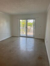 7830 Dickens Ave in Miami Beach, FL - Foto de edificio - Building Photo