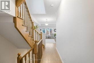 376 Wheat Boom Dr. in Oakville, ON - Building Photo - Building Photo