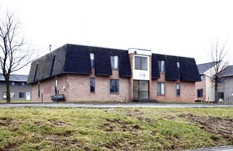 Northwest Village Apartments in Mansfield, OH - Foto de edificio - Building Photo