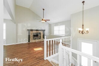 2035 NE Cookson Ct in Lee's Summit, MO - Building Photo - Building Photo