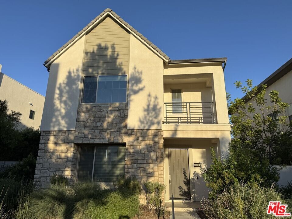 171 Scale in Irvine, CA - Building Photo