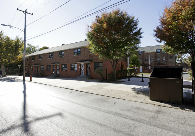 Spring Garden Apartments in Philadelphia, PA - Building Photo - Building Photo