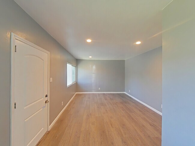 1270 Genevieve Street in San Bernardino, CA - Building Photo - Building Photo