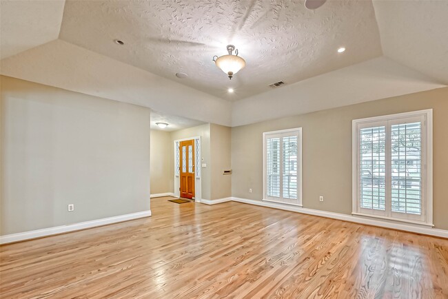 property at 3710 Linkview Dr