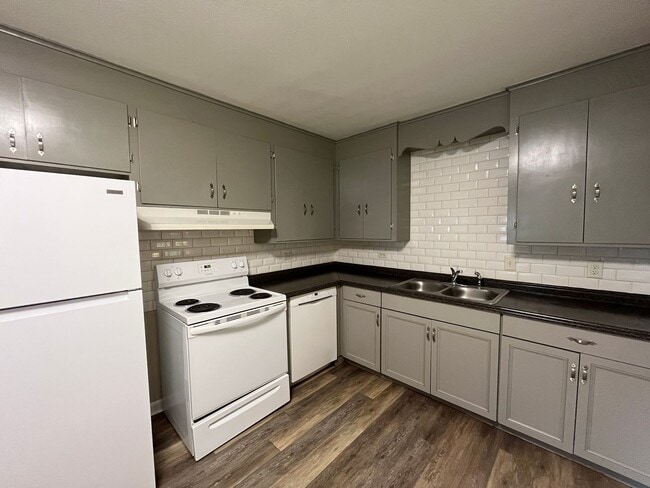 property at 225-3505 Rutherford St