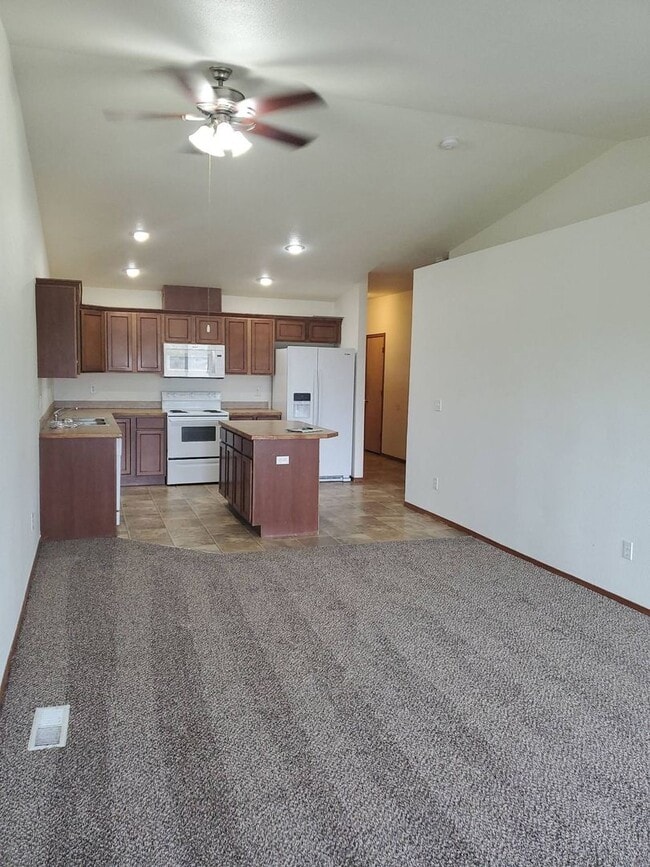 1216 W Franklin St in Moses Lake, WA - Building Photo - Building Photo